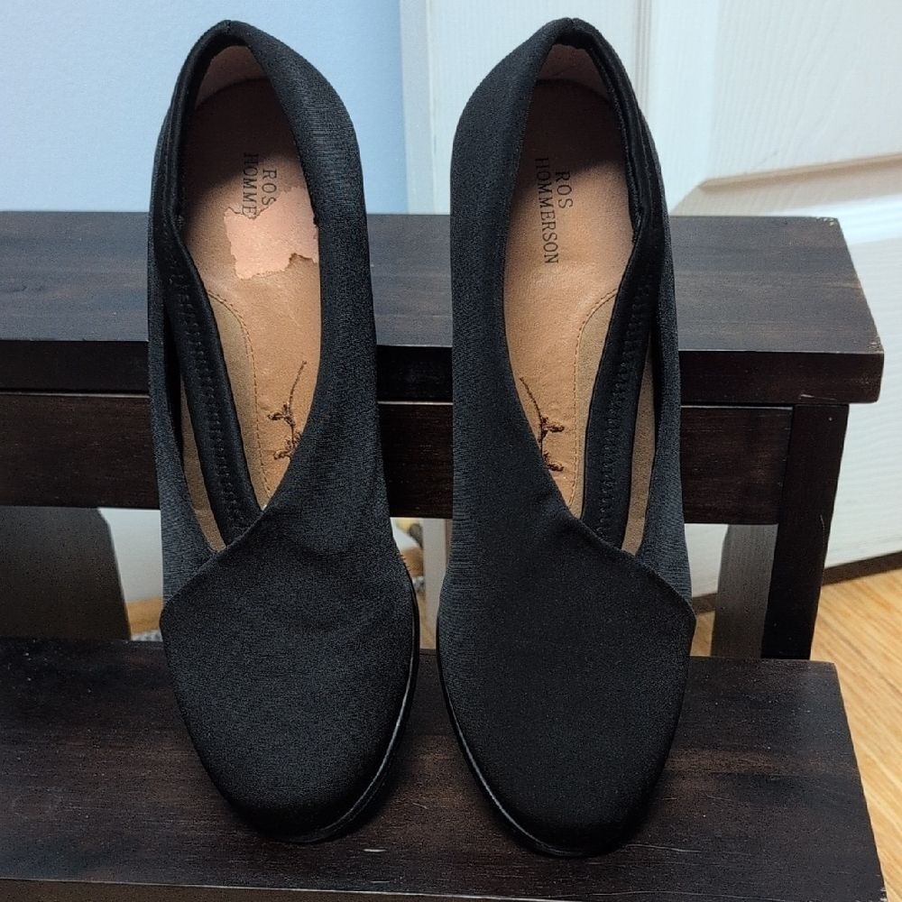 Ros Hommerson Black Satin Stretch CutOut Strap Soft Comfort Pumps Size 8.5W - Picture 2 of 8